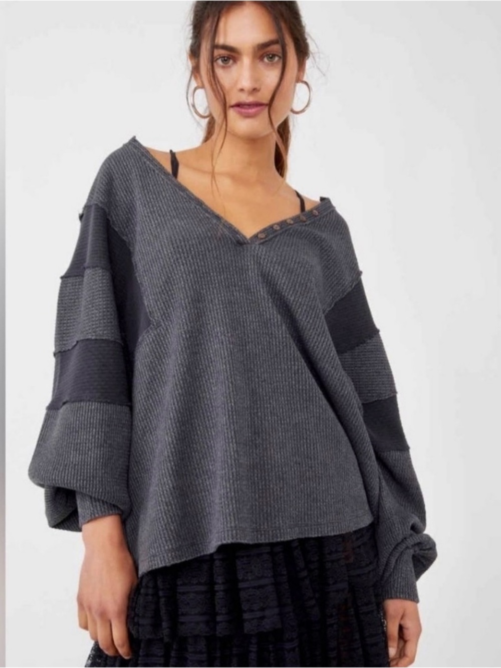 Free People Charcoal Gray Oversized V-Neck Waffle Knit Sweatshirt + A GIFT 🎁
